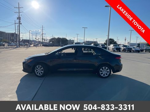 Used 2023 Toyota Corolla LE image 3