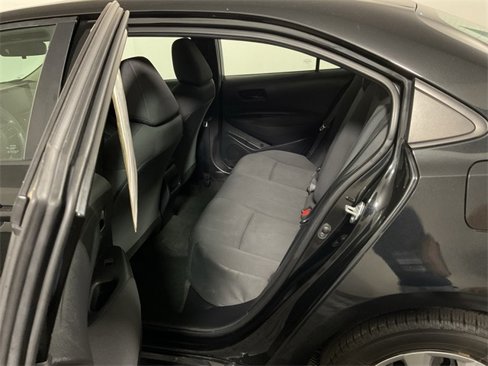 Used 2022 Toyota Corolla LE image 30