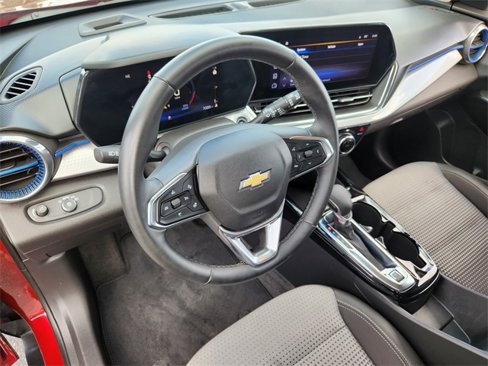 Used 2025 Chevrolet Trax LT w/ Driver Confidence Package image 8