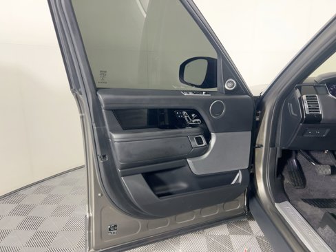 Used 2020 Land Rover Range Rover HSE image 20