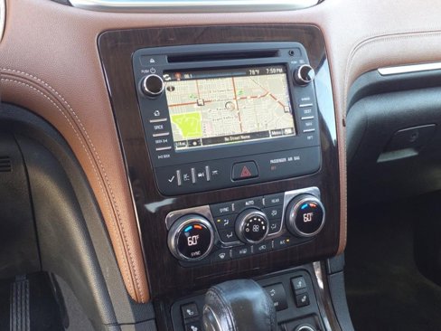 Used 2017 Chevrolet Traverse LT image 10