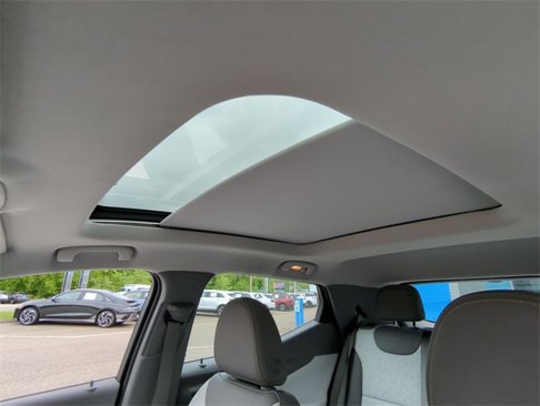 Certified 2022 Chevrolet Bolt EUV Premier w/ Sun & Sound Package image 19