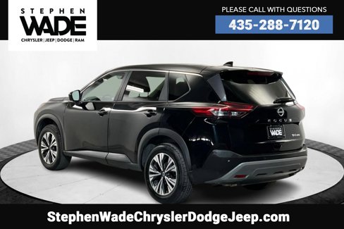 Used 2023 Nissan Rogue SV image 3