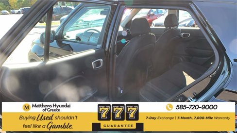 Used 2025 Hyundai Venue SEL image 19