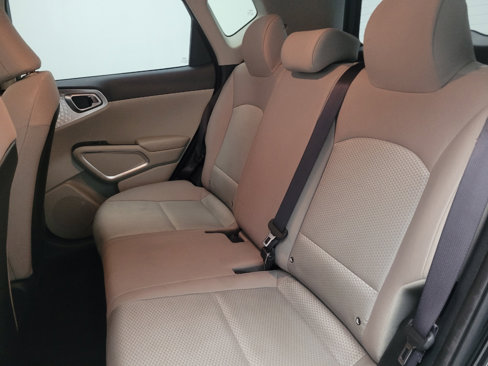 Used 2023 Kia Soul LX w/ LX Technology Package image 18