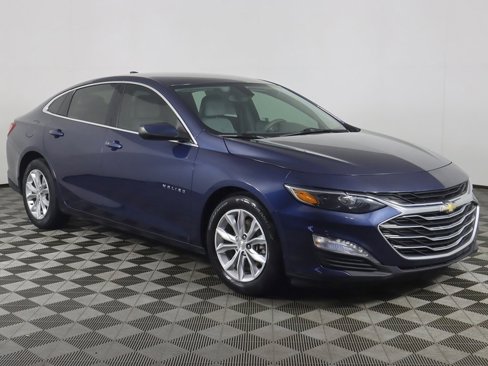 Used 2020 Chevrolet Malibu LT image 2
