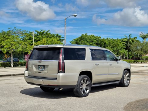 Used 2016 Cadillac Escalade ESV Luxury image 5