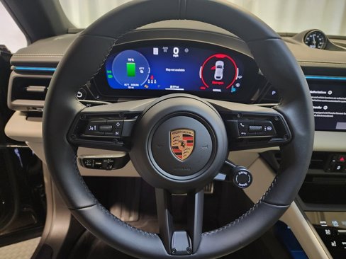 New 2025 Porsche Macan 4S Electric image 12
