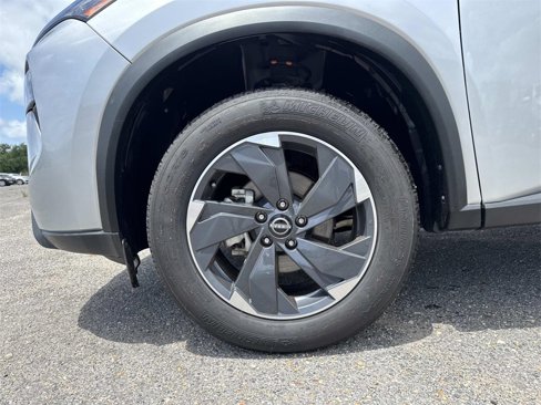 Used 2024 Nissan Rogue SV image 18