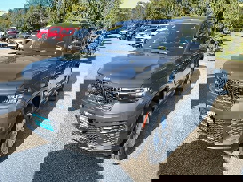New 2025 Jeep Grand Cherokee Laredo X w/ Luxury Tech Group I image 1