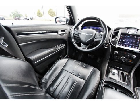 Used 2017 Chrysler 300 S image 10