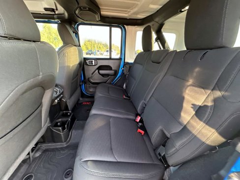Used 2022 Jeep Wrangler Unlimited Sport image 13