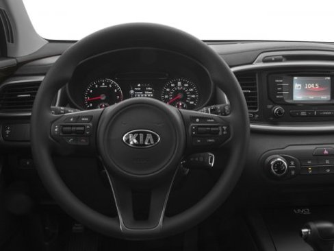 Used 2017 Kia Sorento LX w/ LX Convenience Package image 10