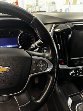Used 2020 Chevrolet Traverse LT image 16