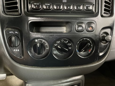 Used 2003 Ford Escape XLS image 20