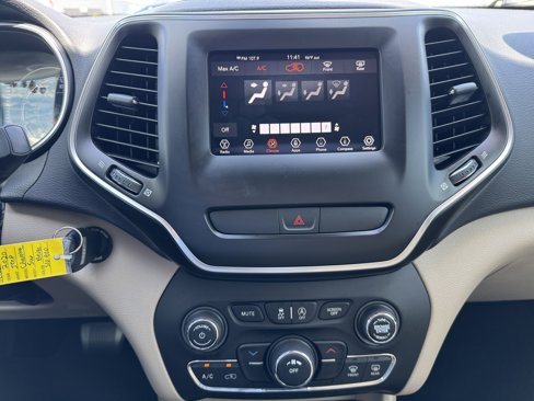 Used 2020 Jeep Cherokee Latitude image 22