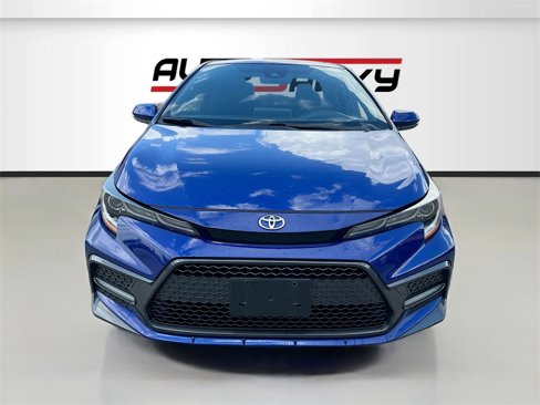 Used 2020 Toyota Corolla SE w/ SE Premium Package image 2