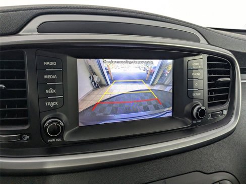 Used 2019 Kia Sorento L image 16