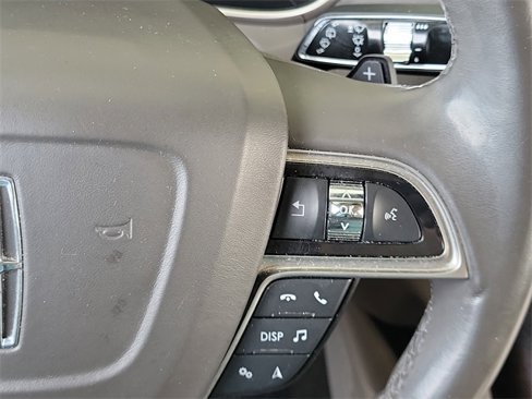 Used 2019 Lincoln Nautilus Select image 28