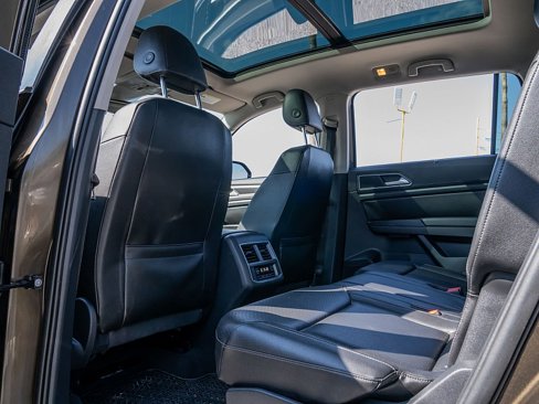 Used 2019 Volkswagen Atlas SE w/ Panoramic Sunroof Package image 18