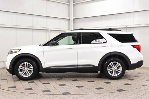 Used 2021 Ford Explorer XLT w/ Equipment Group 202A image 4