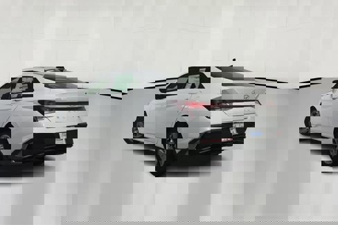 New 2025 Hyundai Elantra SE image 5