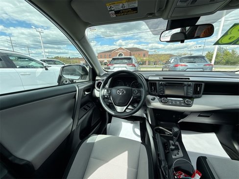 Used 2018 Toyota RAV4 XLE image 15
