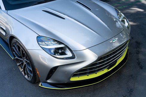 Used 2025 Aston Martin V8 Vantage Coupe image 9