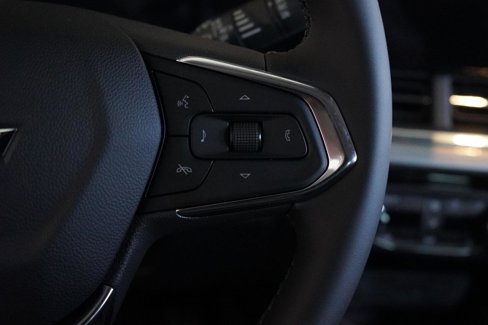 New 2025 Chevrolet Trax LT w/ Driver Confidence Package image 10