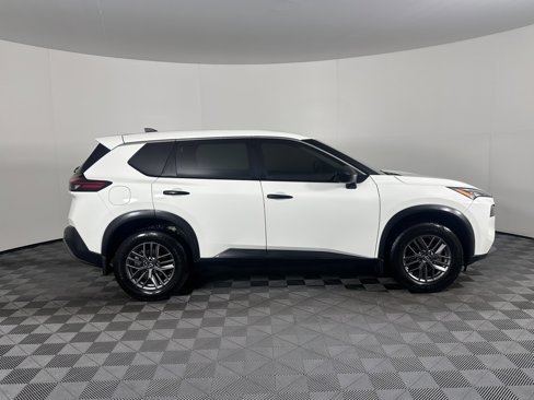 Used 2022 Nissan Rogue S image 2