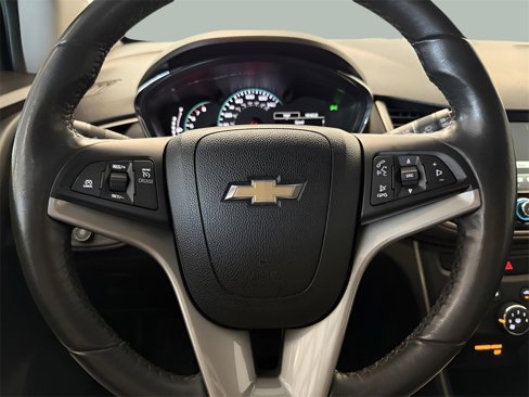 Used 2017 Chevrolet Trax LT w/ LT Convenience Package image 18
