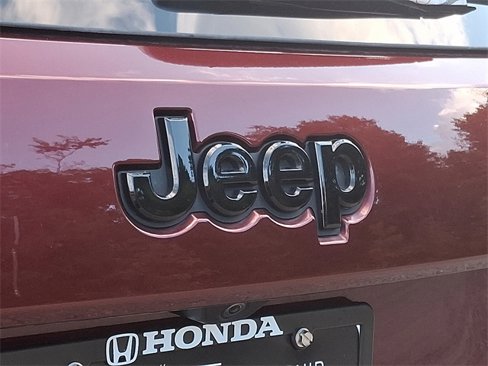 Used 2020 Jeep Grand Cherokee Altitude image 29