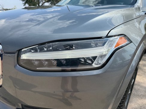 Used 2018 Volvo XC90 T5 Momentum w/ Convenience Package image 9
