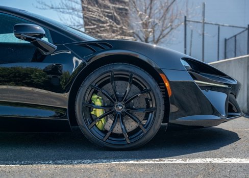 New 2025 McLaren Artura image 27