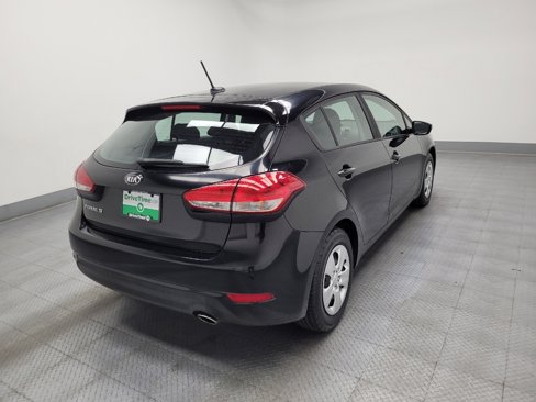 Used 2017 Kia Forte LX image 9