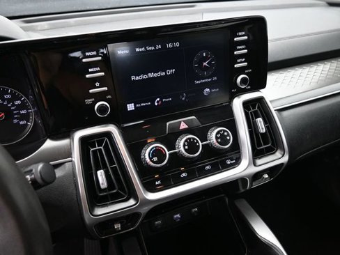 Used 2021 Kia Sorento LX image 32