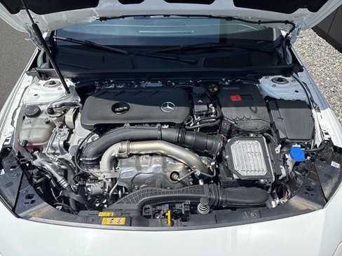 Used 2025 Mercedes-Benz CLA 250 4MATIC image 10