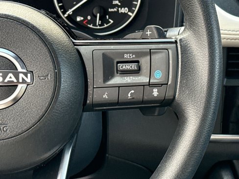 Used 2023 Nissan Rogue SV image 28