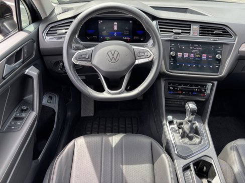 Used 2022 Volkswagen Tiguan SE image 14