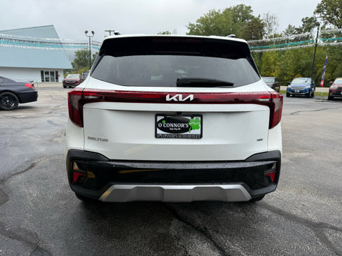Used 2024 Kia Seltos EX image 4