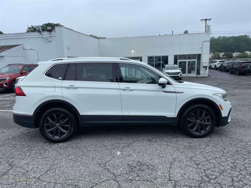 Certified 2022 Volkswagen Tiguan SE image 5