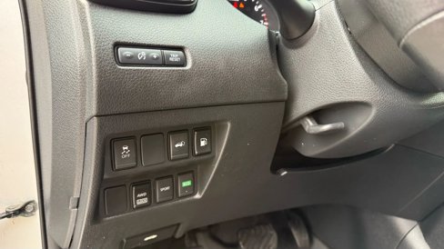 Used 2018 Nissan Rogue SV image 10