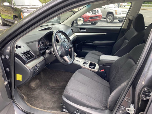 Used 2011 Subaru Outback 2.5i Premium image 10