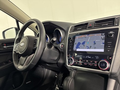Used 2018 Subaru Outback 2.5i Limited image 9