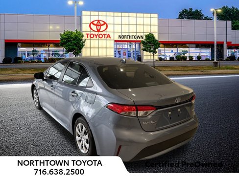 Used 2022 Toyota Corolla LE image 3