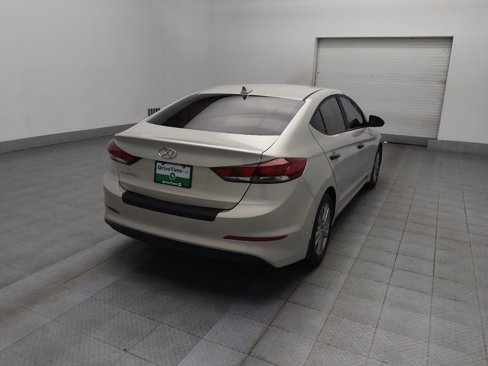 Used 2017 Hyundai Elantra SE image 9