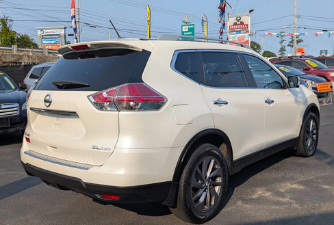 Used 2016 Nissan Rogue SL image 3
