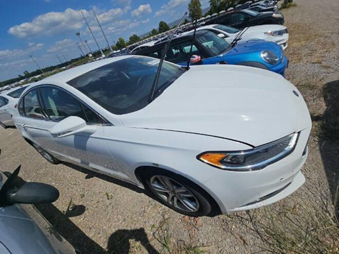 Used 2018 Ford Fusion SE w/ Equipment Group 602A image 1