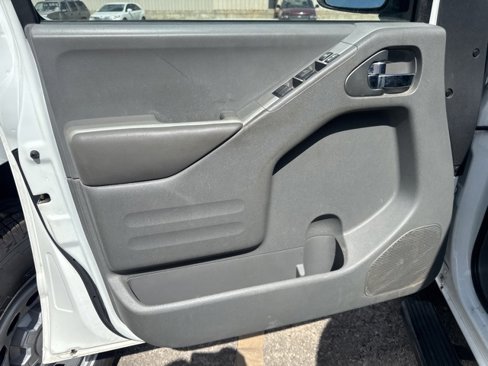 Used 2020 Nissan Frontier SV image 10