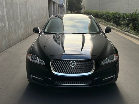 Used 2011 Jaguar XJ image 4